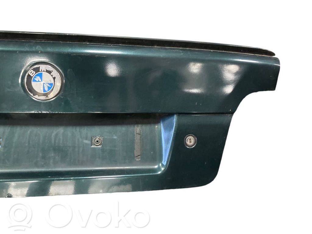 Aizmugurējais pārsegs (bagāžnieks)