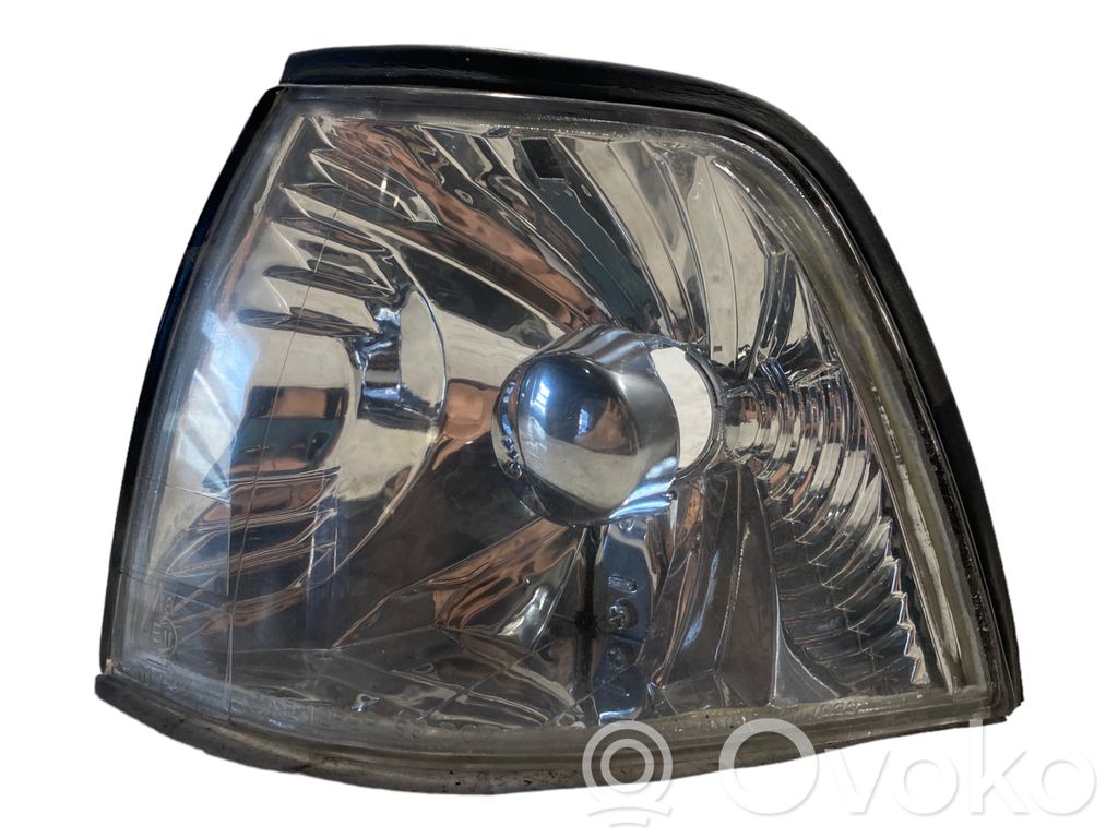 Передний поворотный свет