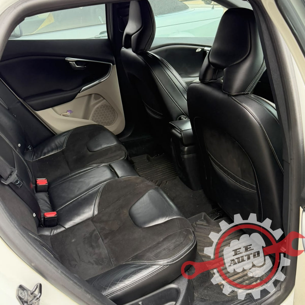 Volvo V40 R-Design 2012 – запчасти