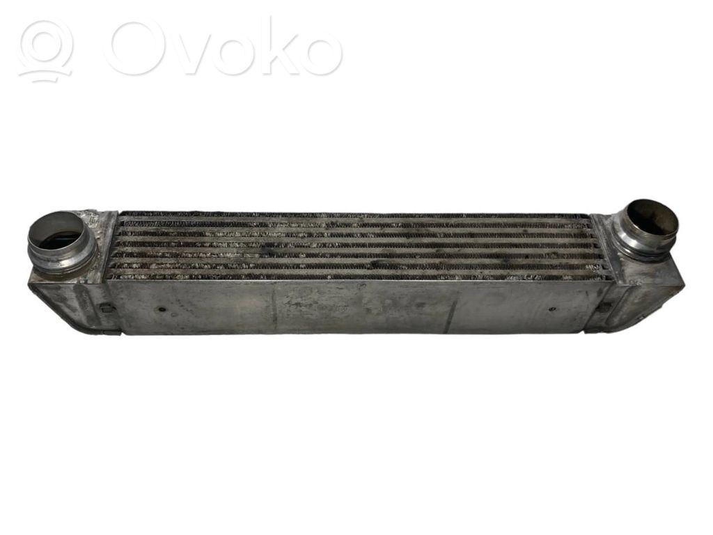 Starpdzesētāja radiators