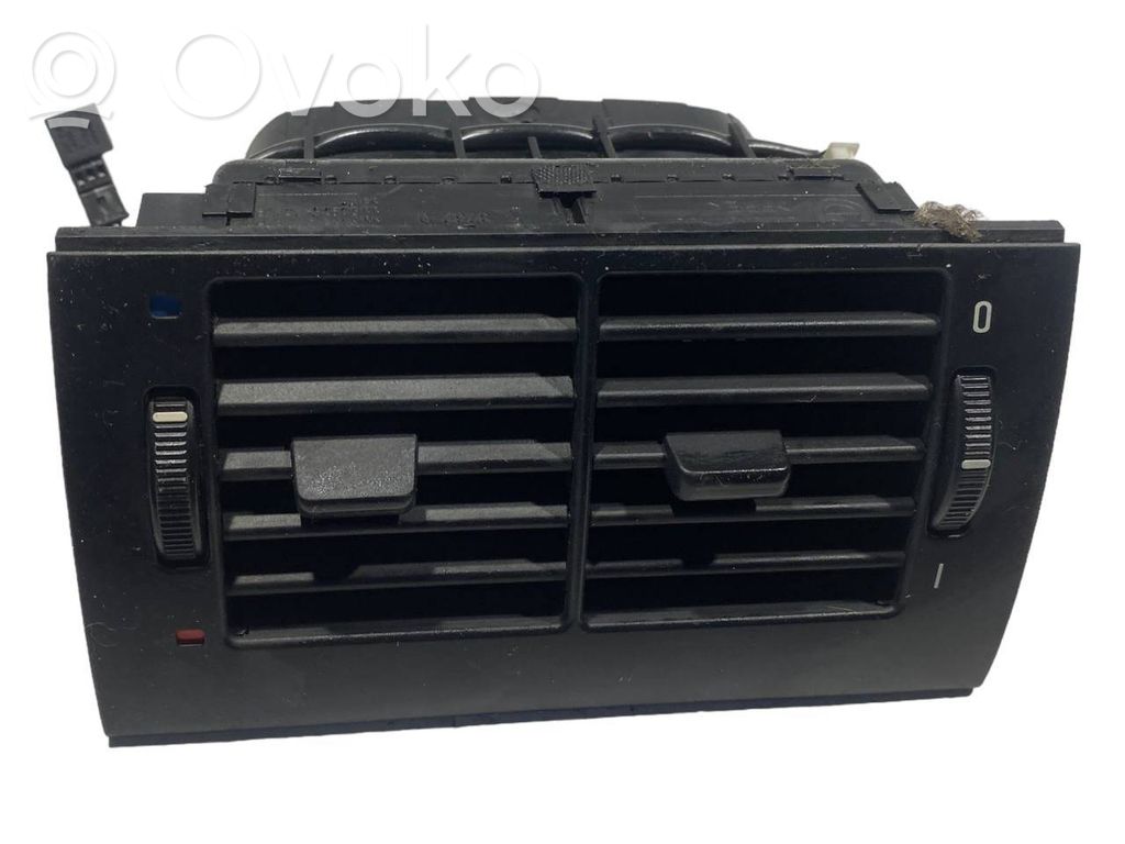 Aizmugurējā gaisa - ventilācijas reste