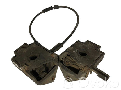 Замок капота двигателя