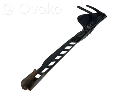 Priekšējā loga tīrītāja kājiņa