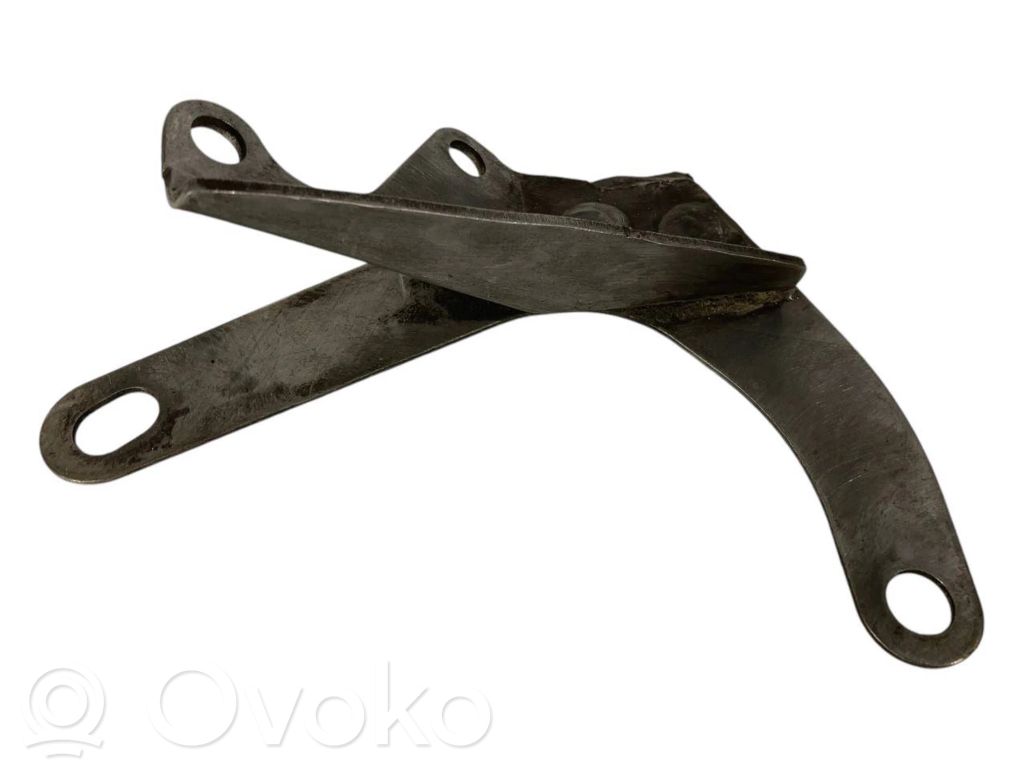 Cita veida dzinēja nodalījuma detaļa