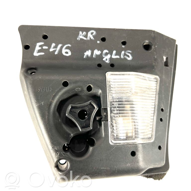 Держатель крышки заднего фонаря