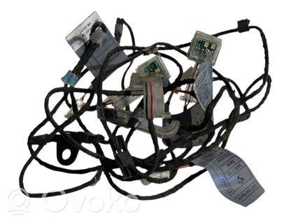 Priekšpusē durvju roktura vāciņš