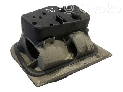 Aizmugurējais lukturis pārsegā