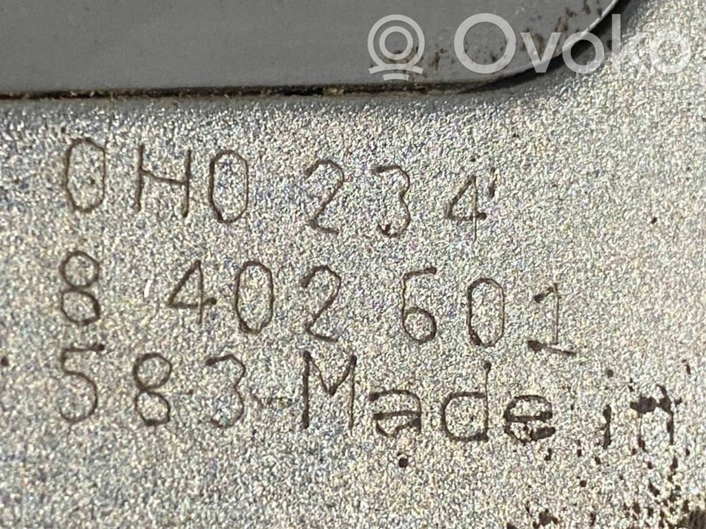 Aizmugurē slēdzene