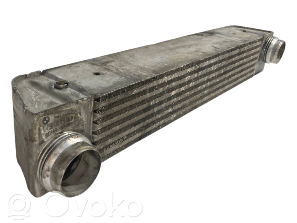 Starpdzesētāja radiators