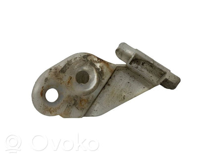 Priekšpusē bampera turētājs