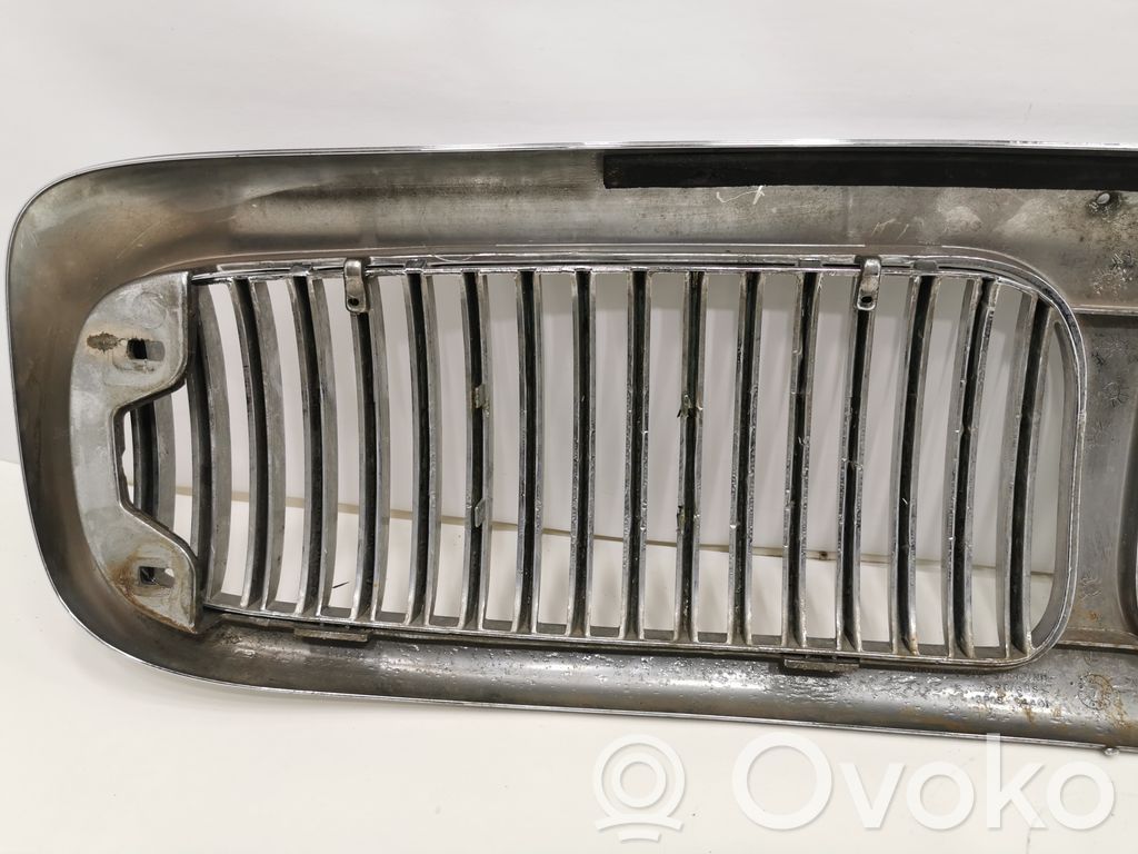 Priekšējais režģis