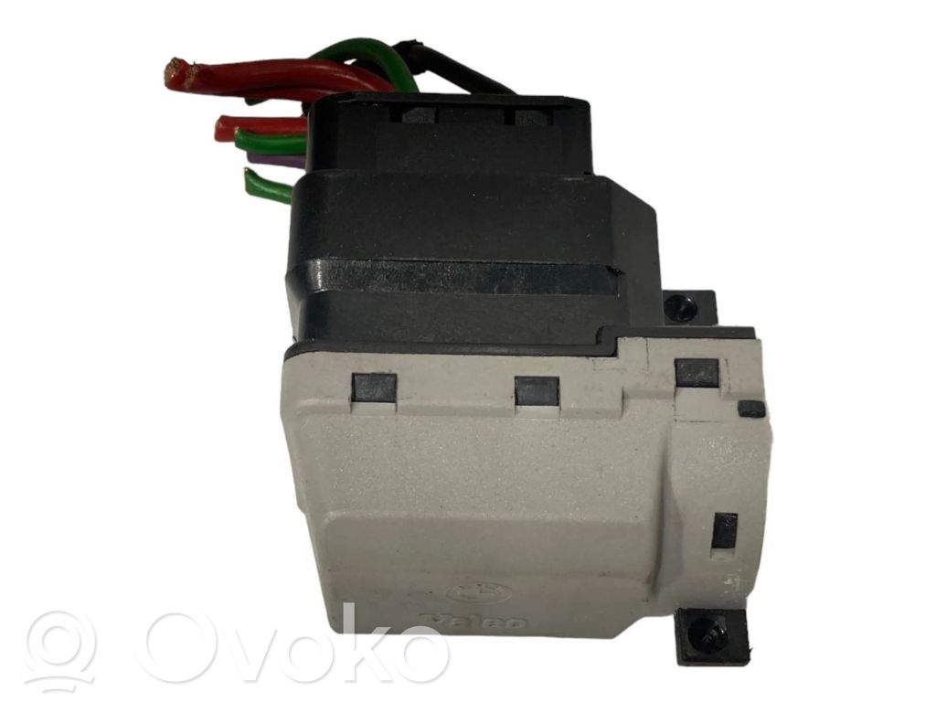 Aizdedzes slēdža kontakti