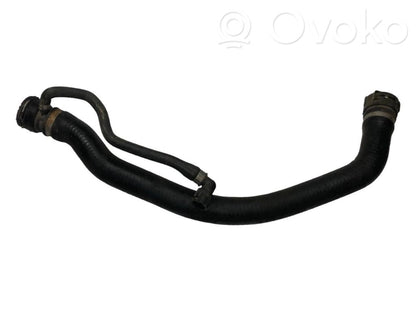 Caurulīte (-es) / šļūtene (-es)