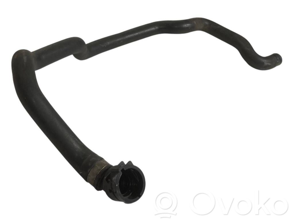 Caurulīte (-es) / šļūtene (-es)