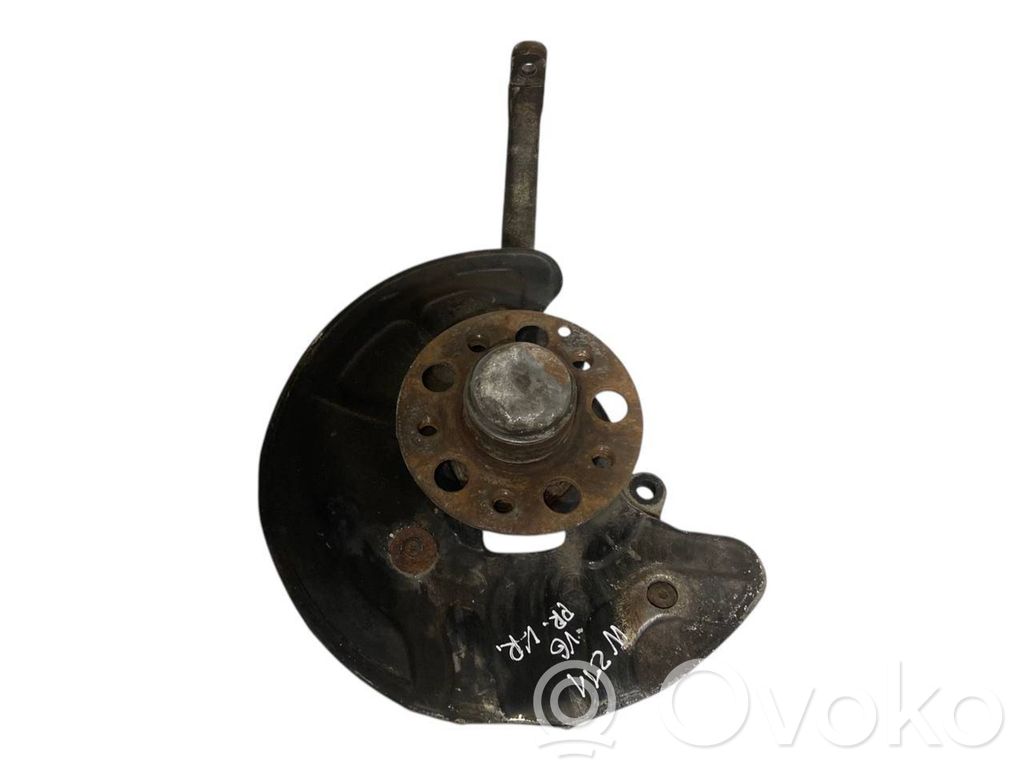 Priekšējā riteņa rumbas vārpstas šarnīrs (stupica, capfa)