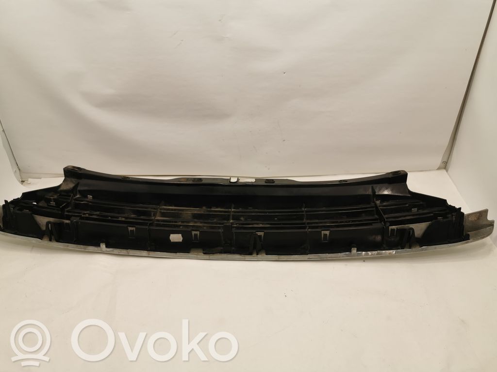 Priekšējais režģis