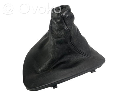 Ātrumu pārslēgšanas sviras dekoratīvā apdare (āda, uzgalis)