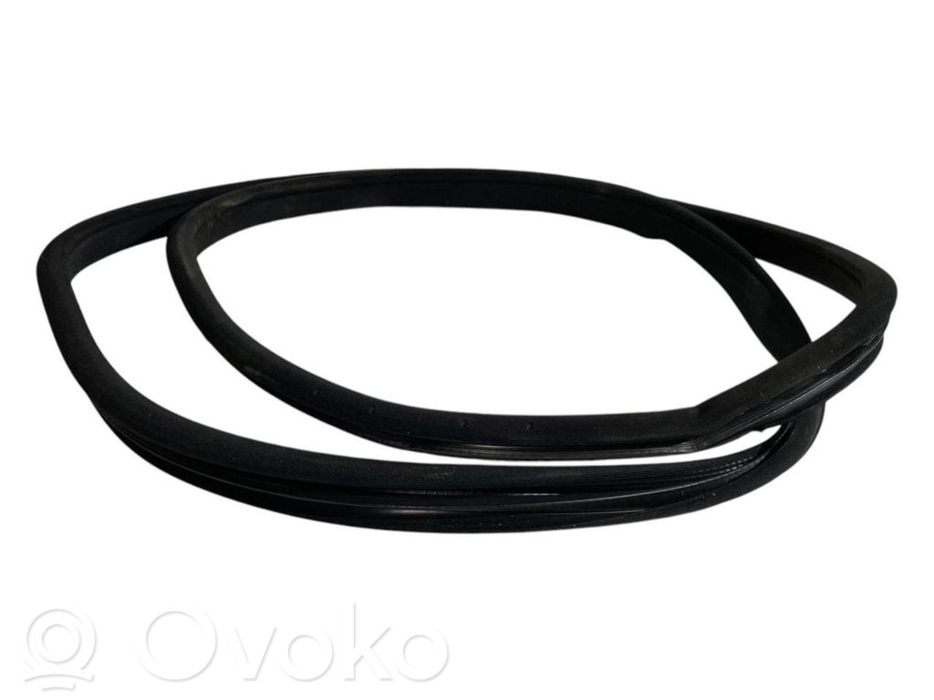 Priekšpusē apdares gumija (virsbūvē)