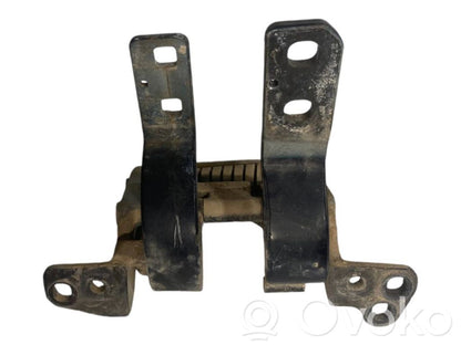 Aizmugurējā pārsega eņģe (-ess)