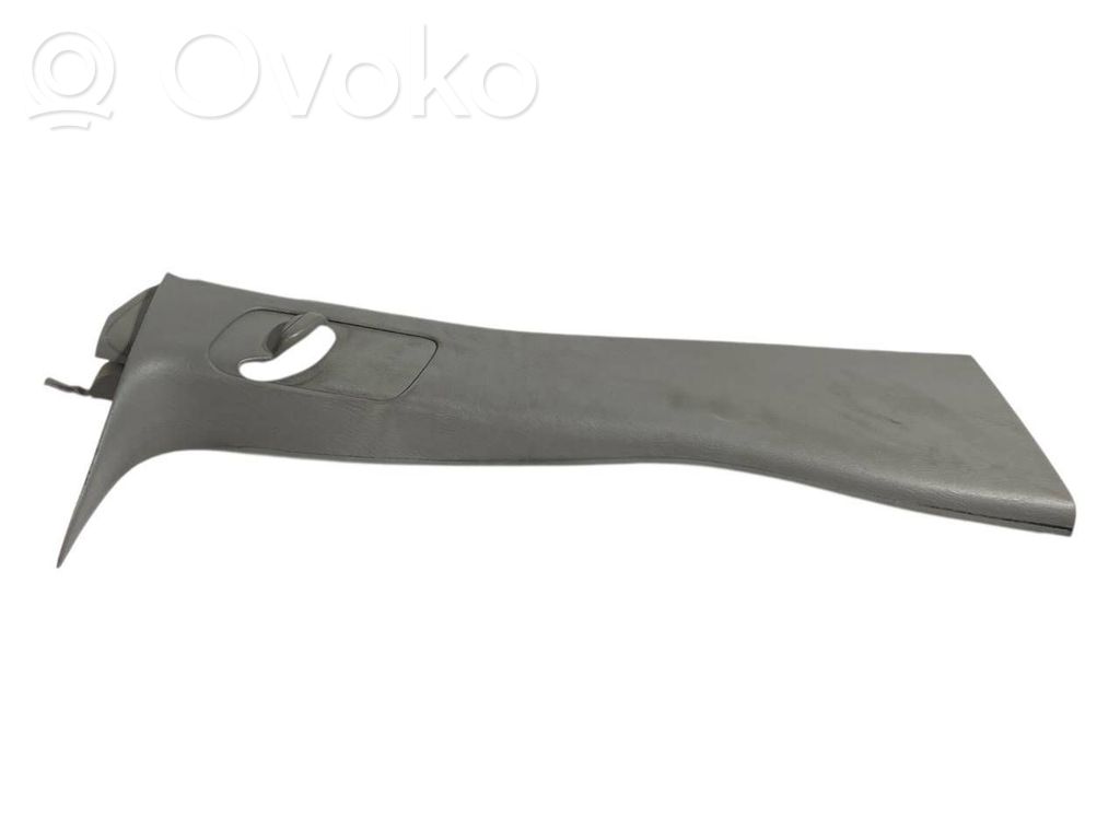(B) statņa dekoratīvā apdare (augšdaļa)