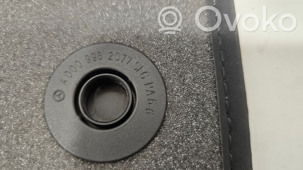 Automašīnu paklāju komplekts