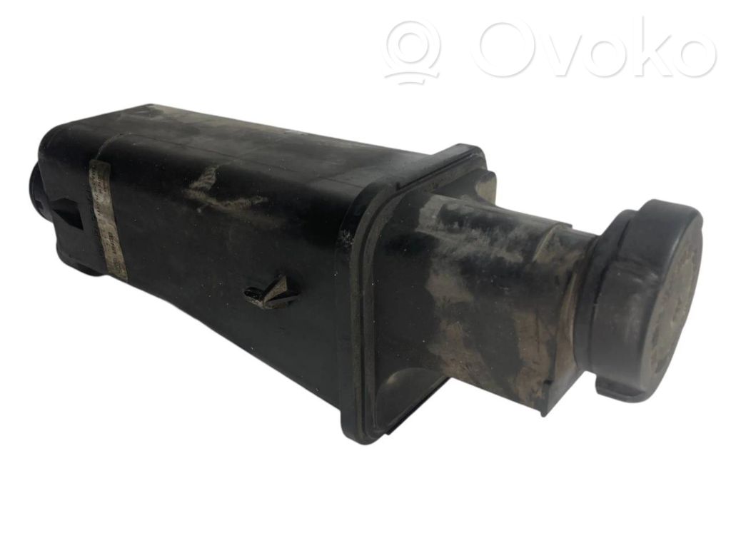 Dzesēšanas šķidruma izplešanās tvertne