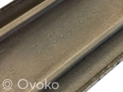 Priekšpusē durvju dekoratīvā apdare (moldings)