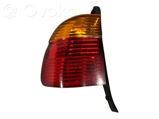 Задний фонарь в кузове