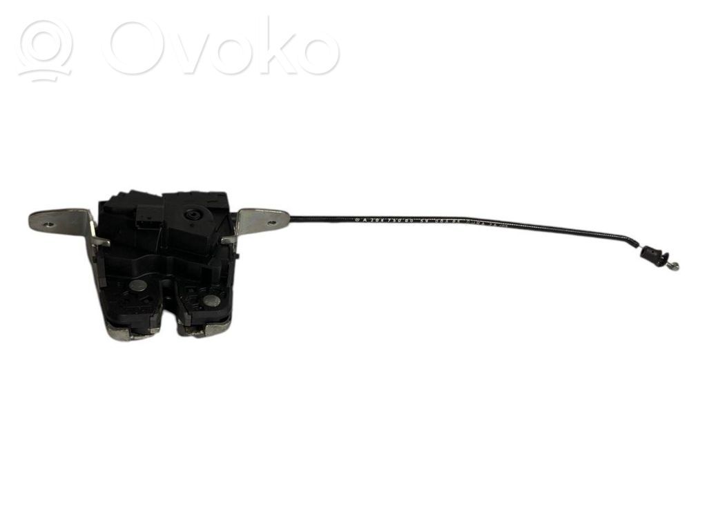 Aizmugurējā pārsega slēdzene