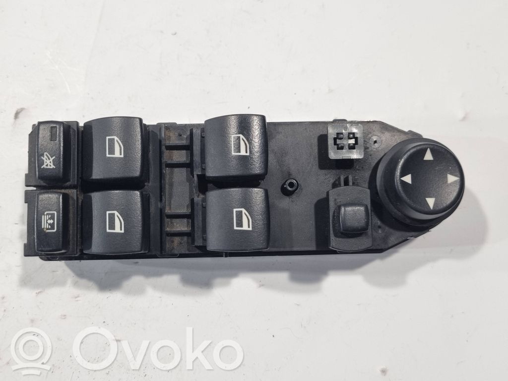 Window lift control switch(es)