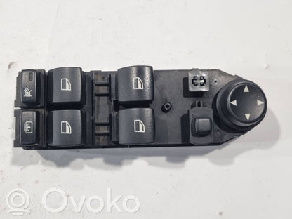 Window lift control switch(es)