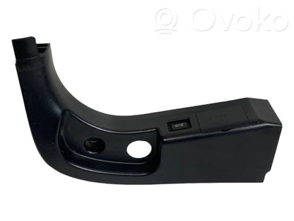 Kāju zonas sānu dekoratīvā apdare