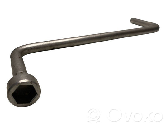 Riteņu uzgriežņatslēga