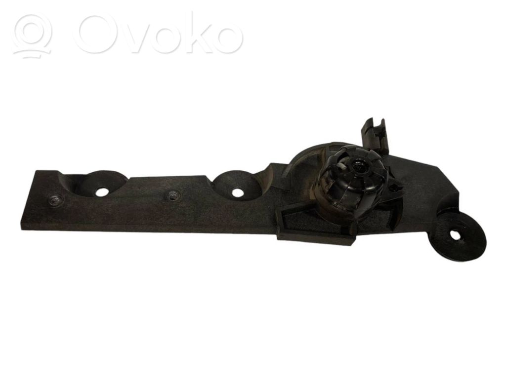 Dzinēja pārsega attaisīšanas rokturītis