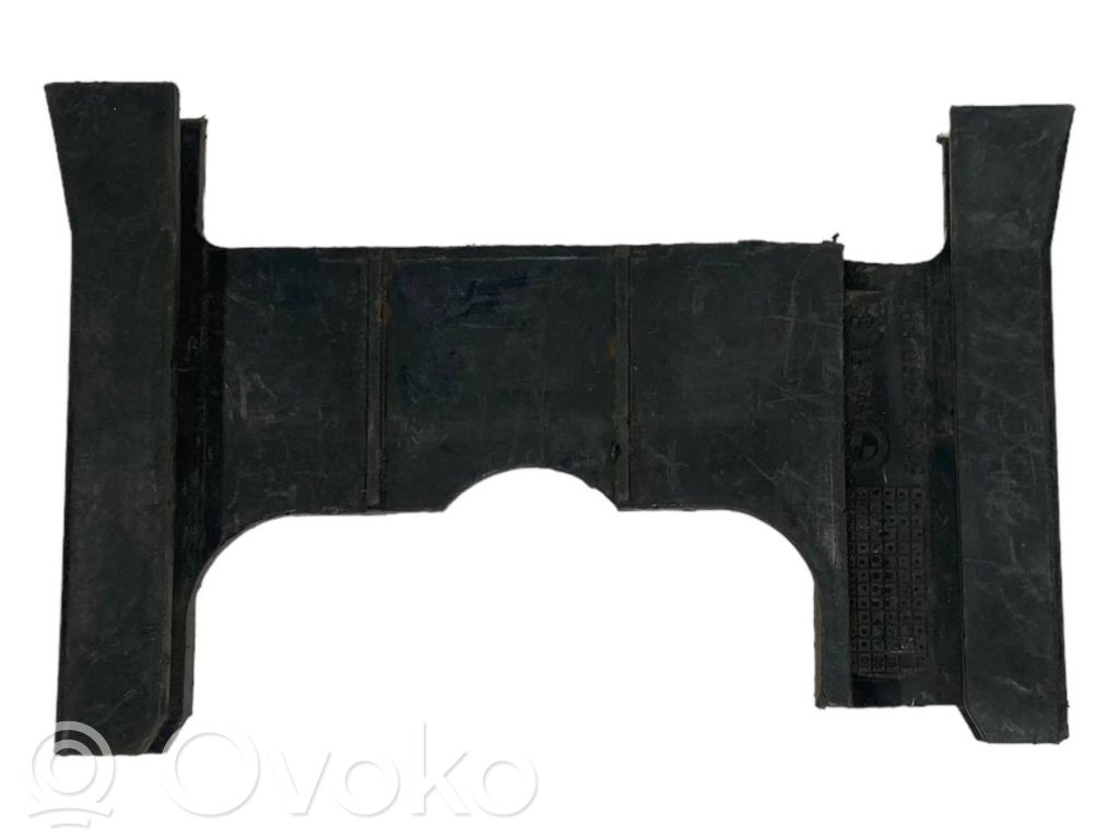 Aizmugurējā bufera montāžas kronšteins