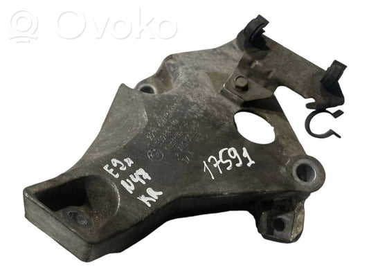 Engine mounting bracket