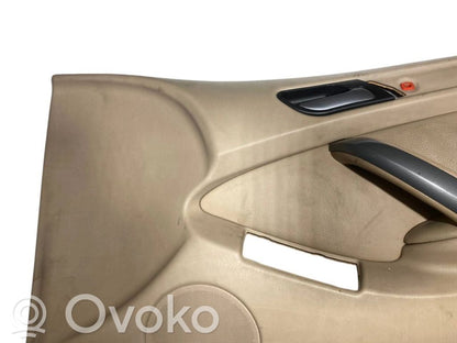 Priekšējo durvju apdare