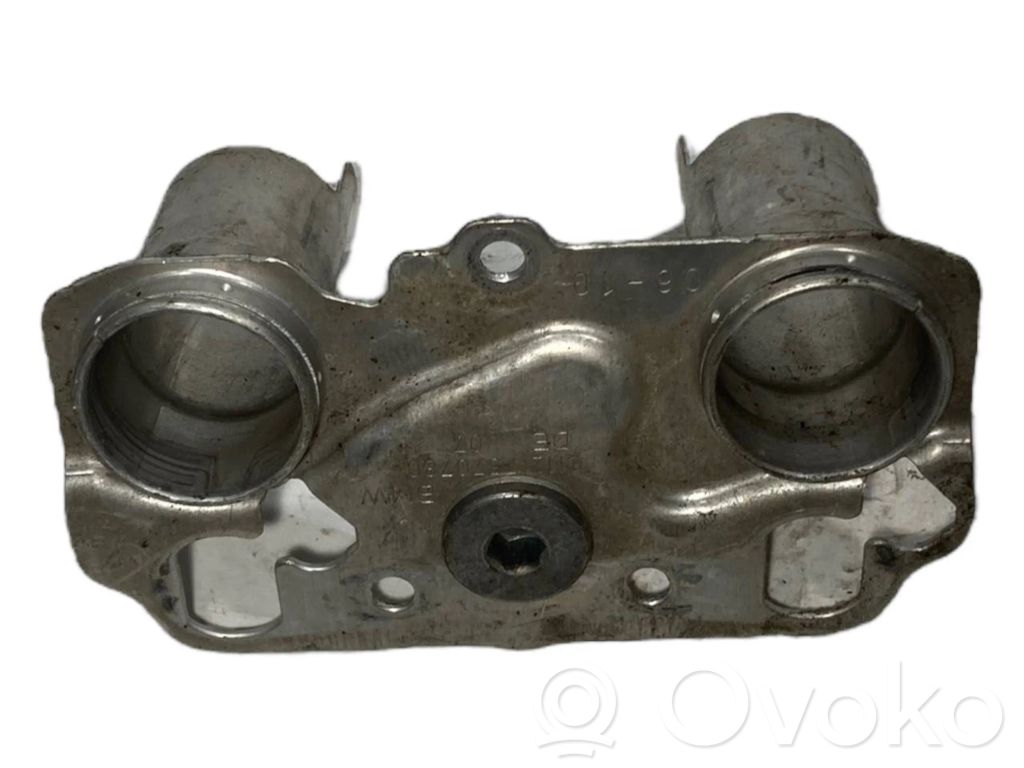 Cita veida dzinēja nodalījuma detaļa