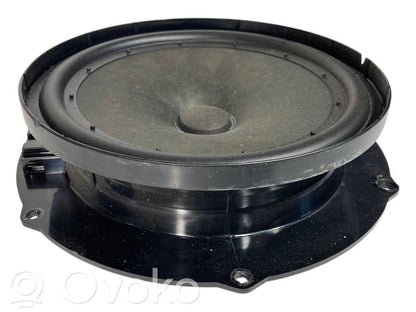 Skaļrunis (-i) priekšējās durvīs