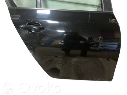 Aizmugurējās durvis