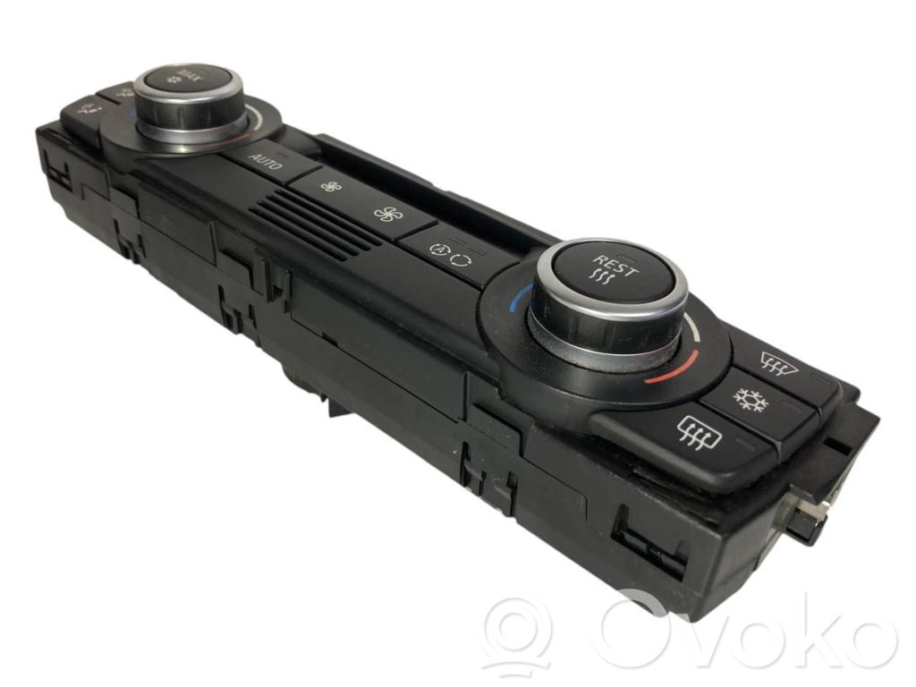 Air conditioning / climate control / interior heating control unit (in the passenger compartment)