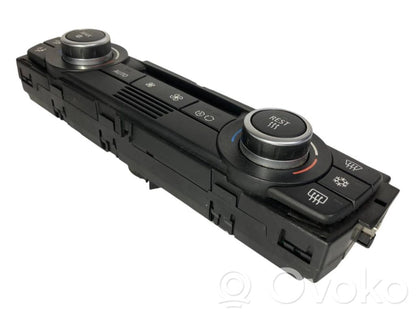 Air conditioning / climate control / interior heating control unit (in the passenger compartment)