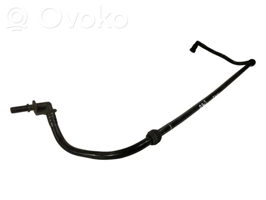 Caurulīte (-es) / šļūtene (-es)