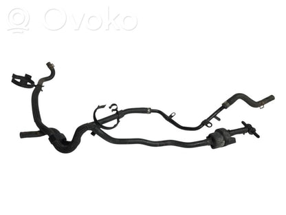 Caurulīte (-es) / šļūtene (-es)