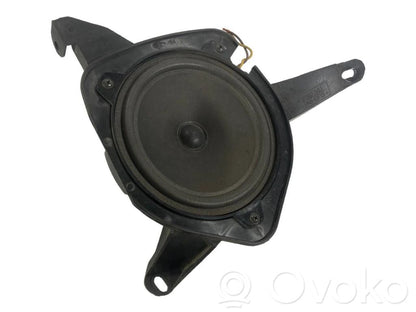 Динамик(и) в передней двери