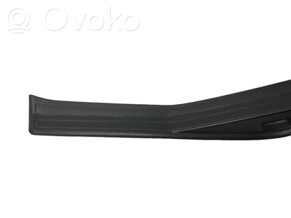 Rear door sill trim (inner)