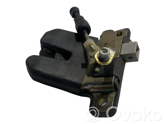 Замок задней крышки