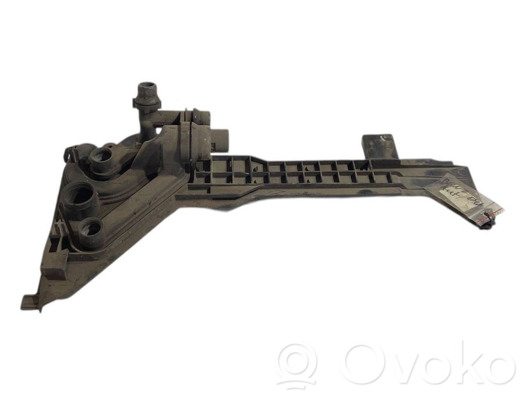 Radiatora (-u) turētājs / kronšteins