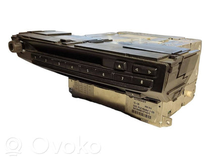 Radio / CD/DVD atskaņotājs / navigācija