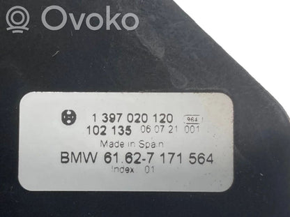 Aizmugurējā loga tīrītāja motoriņš